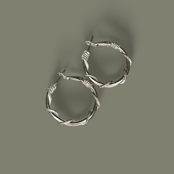 Unbranded silver plated hoop pierced earrings - Picture 2 of 3